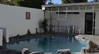 Four Canoes Motel 3*